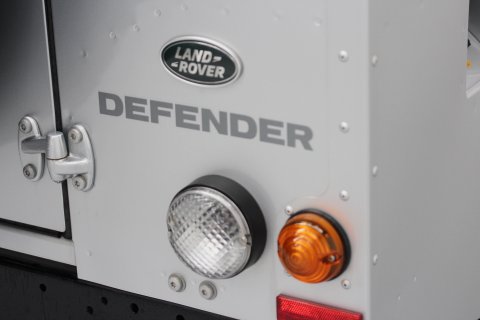 LAND ROVER Defender 110 TD4 SE