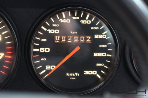 PORSCHE 964 Turbo 