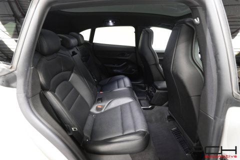 PORSCHE Taycan 4 Cross Turismo 381cv -  Performance Battery Plus 93 Kwh -