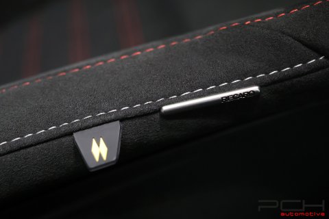 RENAULT Megane R.S. 1.8 TCe 300cv EDC Aut. - Ultime - Nr. 912 Of 1976 -