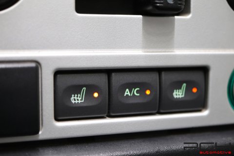 LAND ROVER Defender 90 Cabriolet TD4 122cv - SVX 