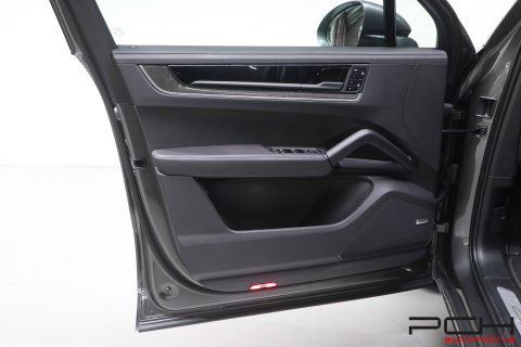 PORSCHE Cayenne S 3.0 Turbo V6 E-Hybrid - Pack Sport Design -