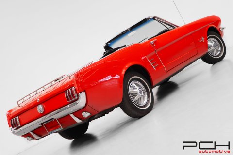 FORD Mustang Cabriolet 200ci 3.3 6 Cylindres Automatique