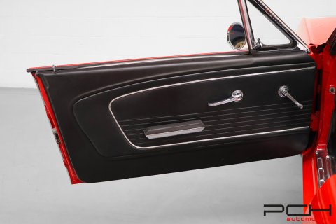 FORD Mustang Cabriolet 200ci 3.3 6 Cylindres Automatique