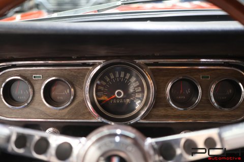 FORD Mustang Cabriolet 200ci 3.3 6 Cylindres Automatique