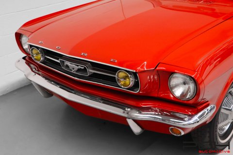 FORD Mustang Cabriolet 200ci 3.3 6 Cylindres Automatique