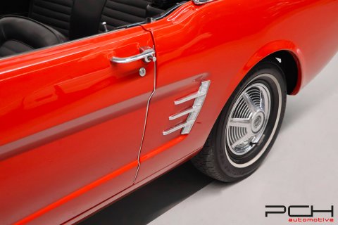 FORD Mustang Cabriolet 200ci 3.3 6 Cylindres Automatique