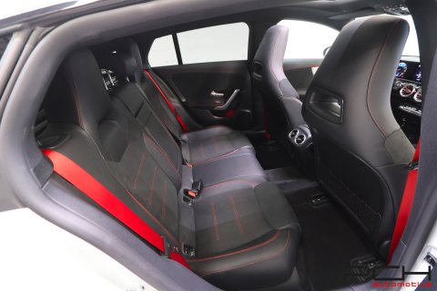 MERCEDES-BENZ CLA 35 AMG Shooting Brake 2.0 Turbo 306cv 4-Matic Aut.
