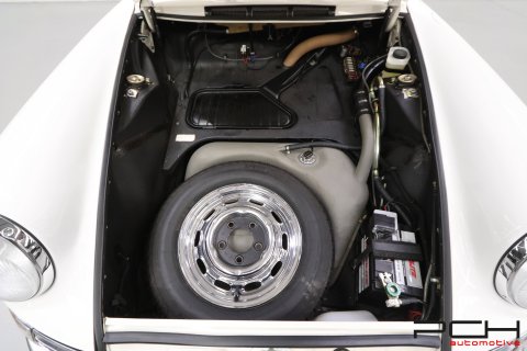 PORSCHE 911 T SWB 1967 - Fully Restored By Kremer ! -
