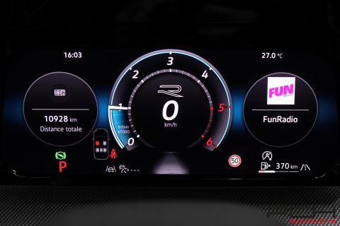 VOLKSWAGEN Golf VIII 2.0 TDi 150cv R-Line DSG Aut.
