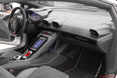 LAMBORGHINI Huracan EVO LP640-4
