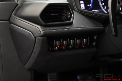 LAMBORGHINI Huracan EVO LP640-4