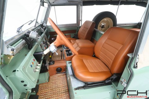 LAND ROVER Series IIA Cabriolet + Overdrive - FULLY FULLY RESTORED !!! -