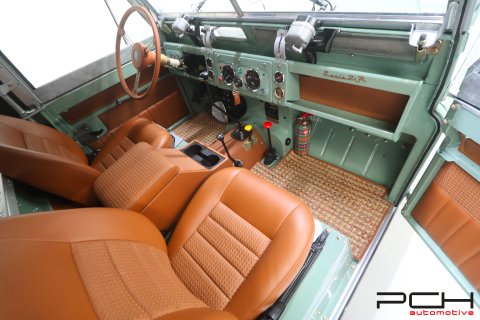 LAND ROVER Series IIA Cabriolet + Overdrive - FULLY FULLY RESTORED !!! -