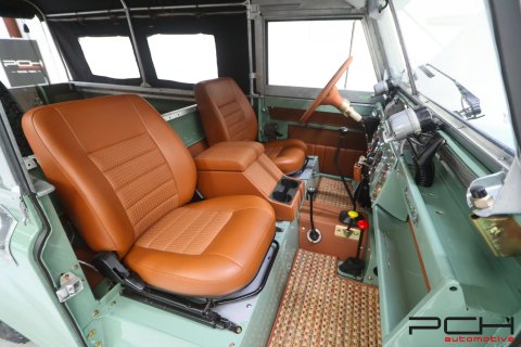 LAND ROVER Series IIA Cabriolet + Overdrive - FULLY FULLY RESTORED !!! -