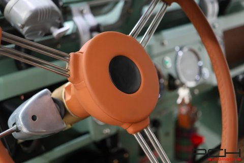 LAND ROVER Series IIA Cabriolet + Overdrive - FULLY FULLY RESTORED !!! -