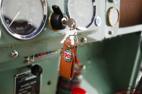 LAND ROVER Series IIA Cabriolet + Overdrive - FULLY FULLY RESTORED !!! -