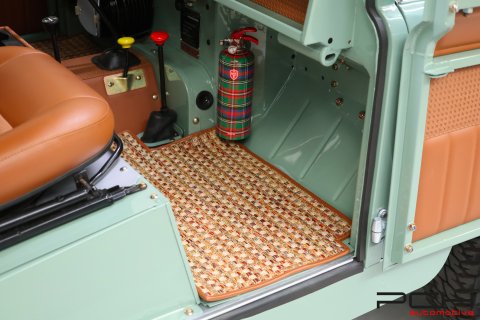 LAND ROVER Series IIA Cabriolet + Overdrive - FULLY FULLY RESTORED !!! -
