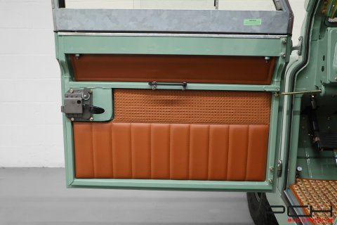 LAND ROVER Series IIA Cabriolet + Overdrive - FULLY FULLY RESTORED !!! -
