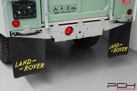 LAND ROVER Series IIA Cabriolet + Overdrive - FULLY FULLY RESTORED !!! -