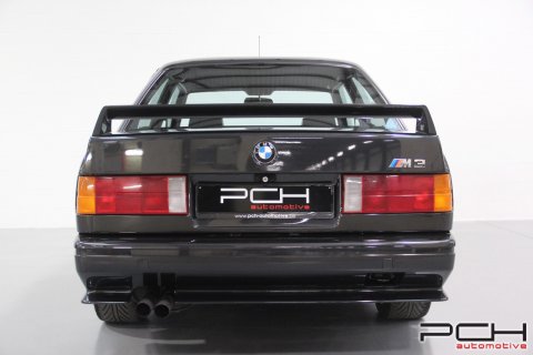 BMW M3 E30