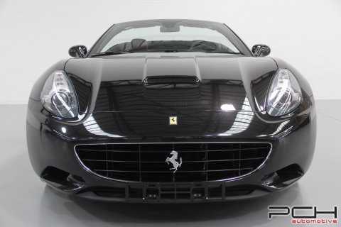 FERRARI California 4.3i V8 490cv