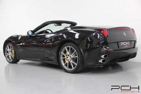 FERRARI California 4.3i V8 490cv