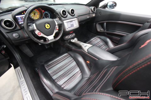 FERRARI California 4.3i V8 490cv