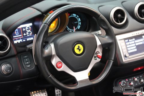 FERRARI California 4.3i V8 490cv