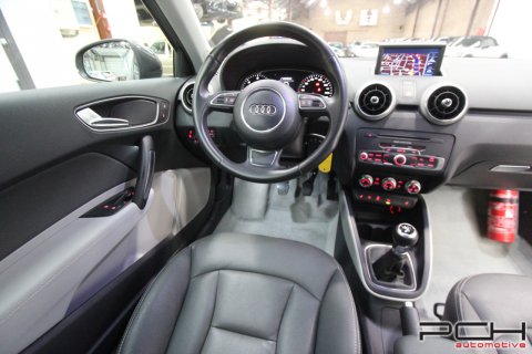 AUDI A1 1.6 TDi 105cv Attraction