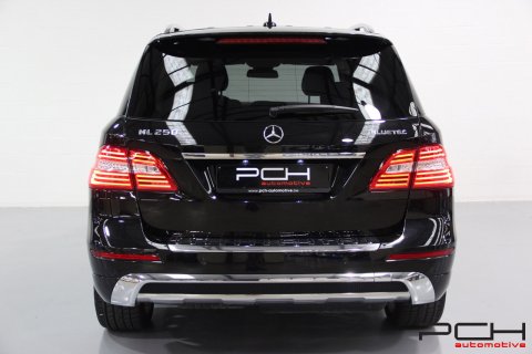 MERCEDES-BENZ ML 250 CDi 204cv BlueTEC 4-Matic **AMG-LINE**