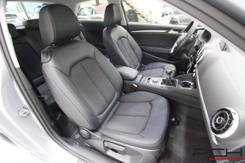 AUDI A3 1.6 TDi 110cv S-Line