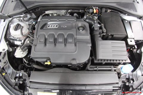 AUDI A3 1.6 TDi 110cv S-Line