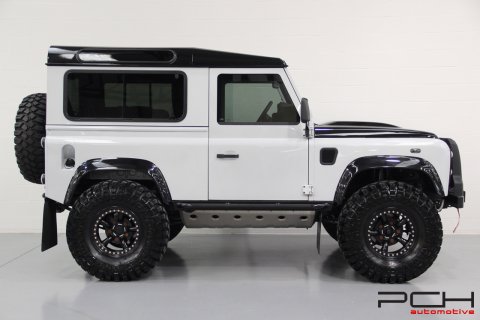 LAND ROVER Defender 90 TD4 SE Final Edition 