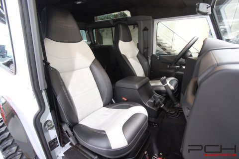 LAND ROVER Defender 90 TD4 SE Final Edition 