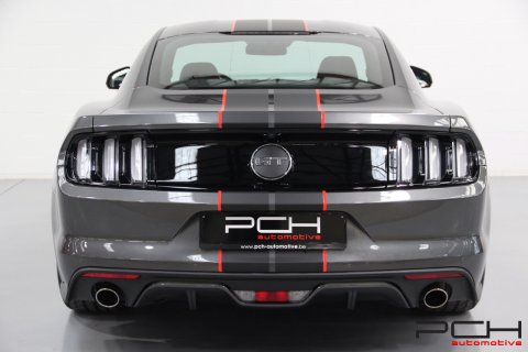 FORD Mustang Fastback 5.0 V8 GT 420cv Aut.