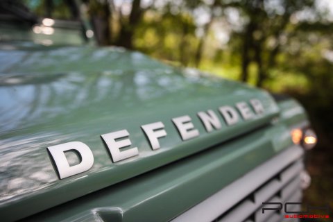 LAND ROVER Defender 90 TD4 SE