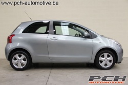 TOYOTA Yaris 1.3i VVT-i 16v Sol Automatique