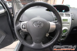 TOYOTA Yaris 1.3i VVT-i 16v Sol Automatique