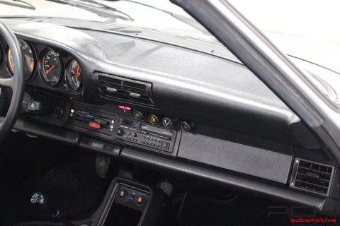 PORSCHE 911 Carrera 3.2 Targa