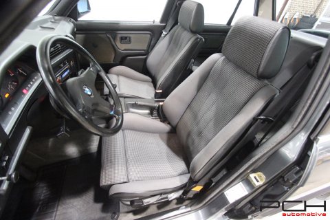 BMW 320is 