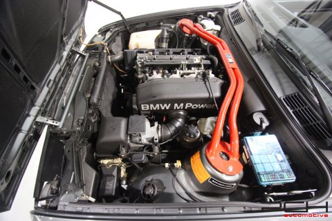BMW 320is 