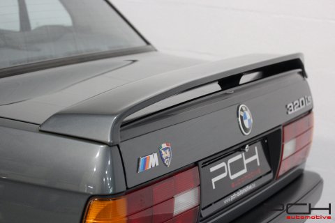 BMW 320is 