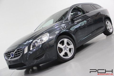 VOLVO V60 2.0 D3 163cv Momentum Geartronic Aut.