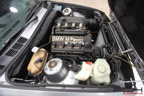 BMW M3 E30 2.3 16 Soupapes 200cv