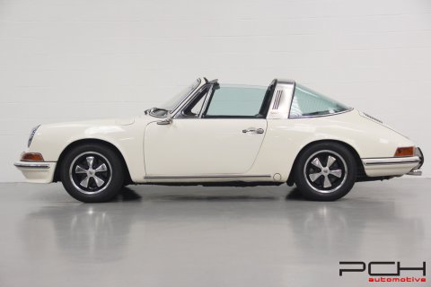 PORSCHE 911 2.2 T Targa - Entièrement restaurée -