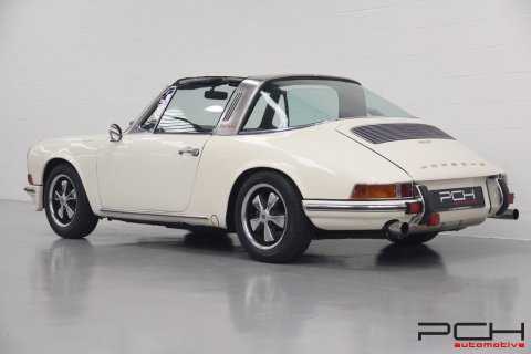 PORSCHE 911 2.2 T Targa - Entièrement restaurée -