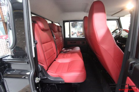 LAND ROVER Defender 130 TD4 SE