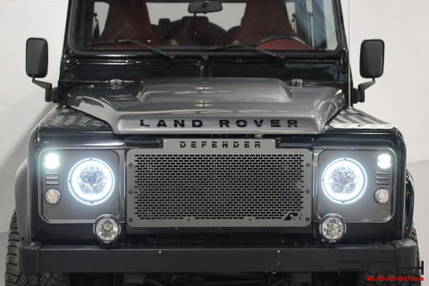 LAND ROVER Defender 130 TD4 SE