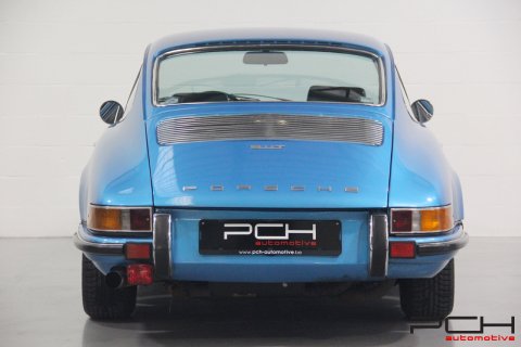 PORSCHE 911 2.2 T